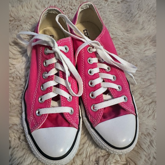 Bright Pink Low Top Converse Women’s 7 - Picture 2 of 12